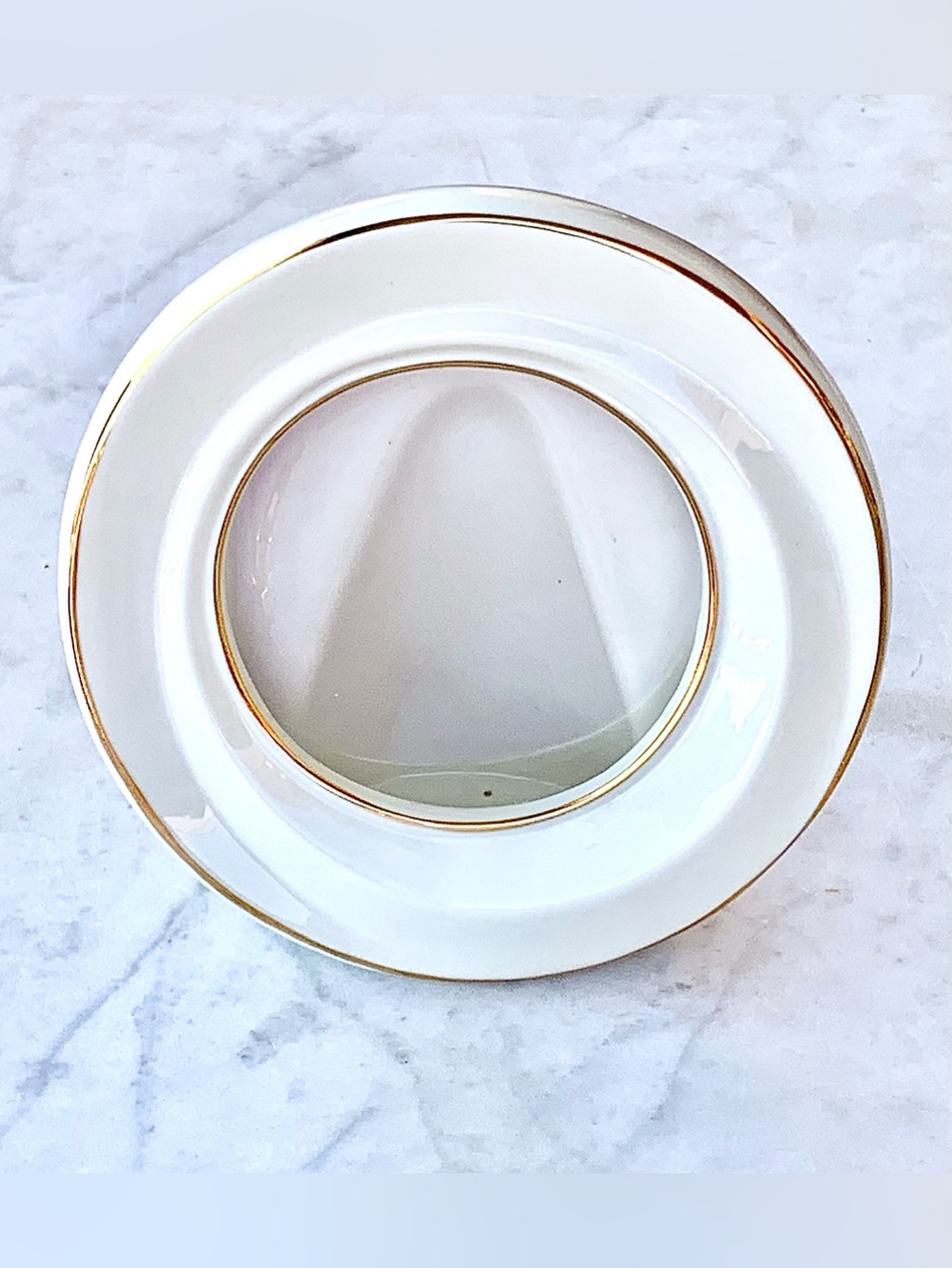 LENOX MEMORABLE PICTURE FRAME IVORY FINE CHINA 24K Gold Rim VINTAGE ROUND